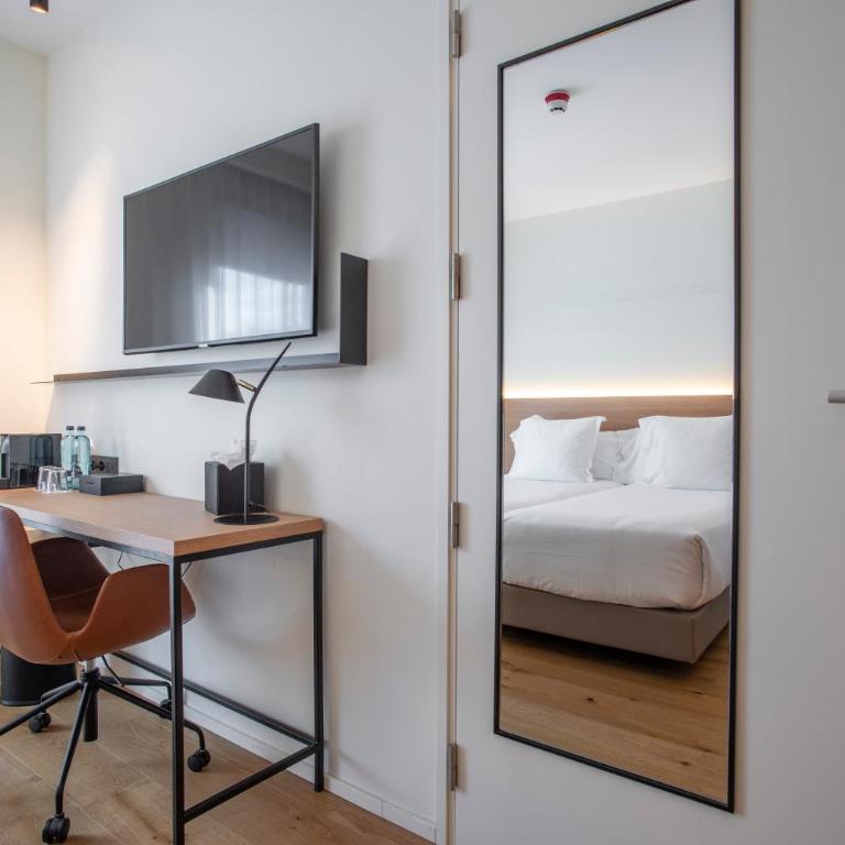 Hotel Paxton Barcelona - Family Connecting Rooms - 10