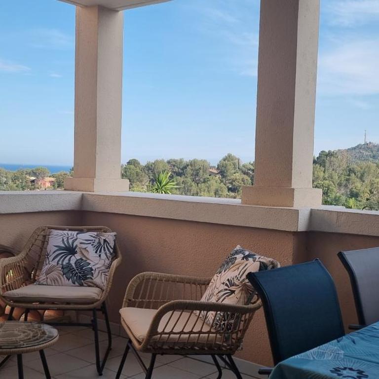 Agay Cap Esterel Village Allée Fleurs - F2 Clim vue golf et mer - Grande terrasse plein sud - Appartement 1 Chambre - 13