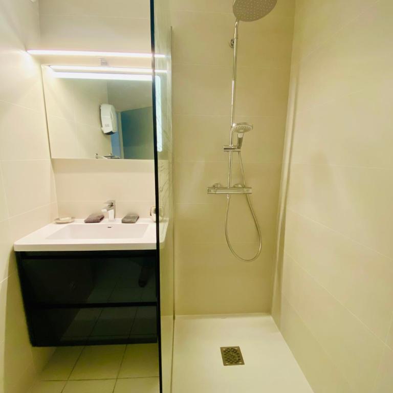 ''Croisette'' Appartement rez de jardin accès direct plage ! - Apartment mit 2 Schlafzimmern - 10