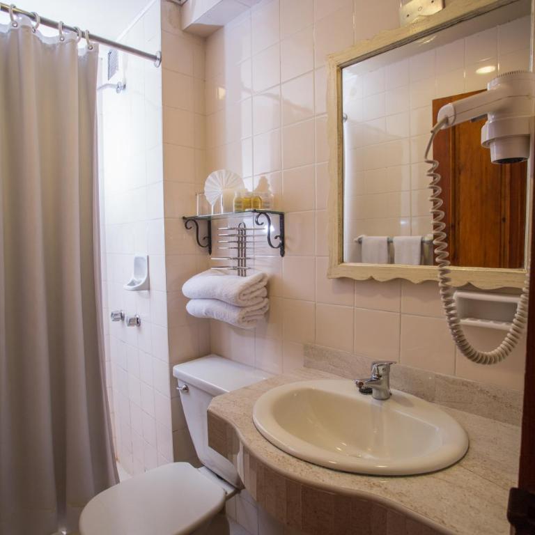 Hotel Rosario La Paz - Habitación con 2 camas grandes - 4