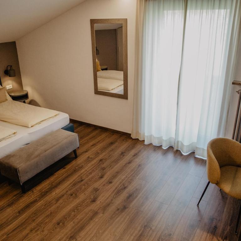 Feldgärtenhof - Dreibettzimmer mit Bergblick - 3