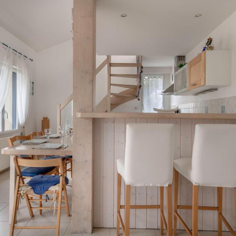 Maison avec jardin à 300 m de la plage - 6 pers - Maison de Vacances - 8