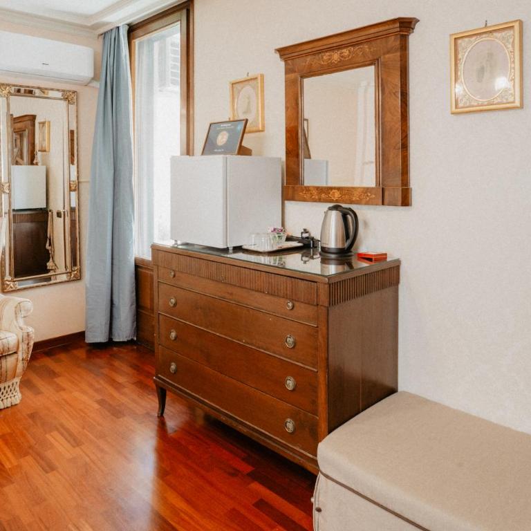 Villa Luigi XVI - Suite with Terrace - 7