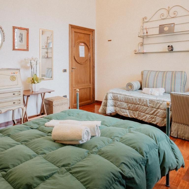 Villa Luigi XVI - Twin Room with Shared Bathroom - 4