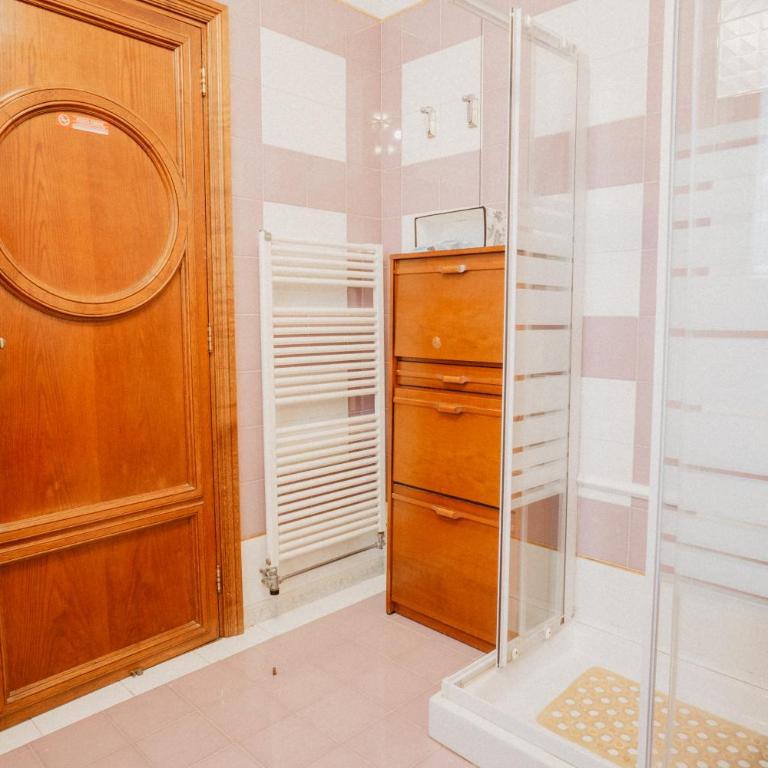 Villa Luigi XVI - Twin Room with Shared Bathroom - 11