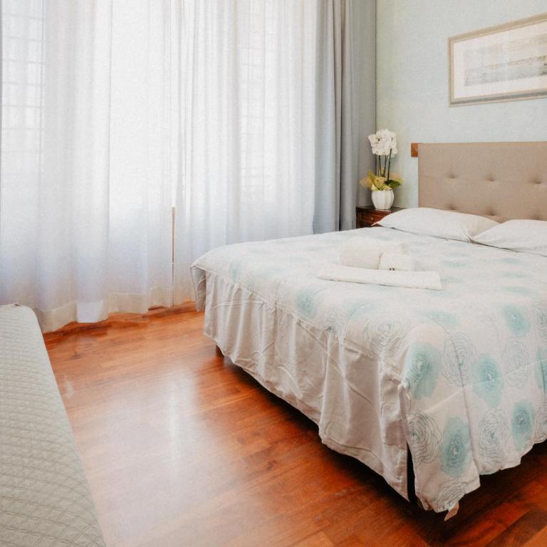 Villa Luigi XVI - Double Room with Shared Bathroom - 5