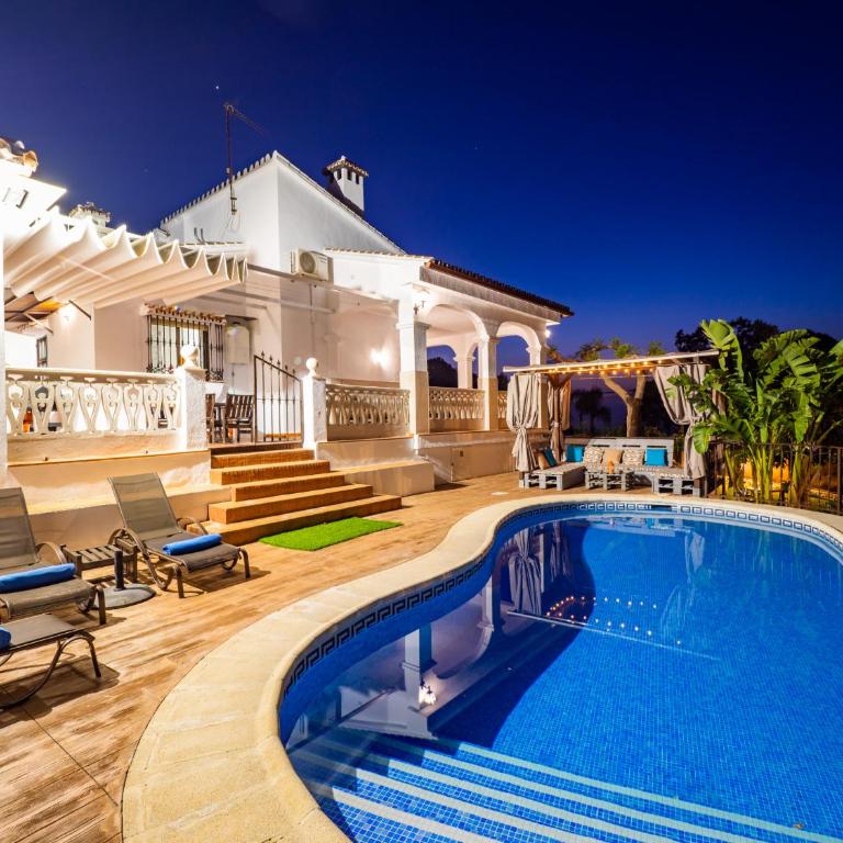 Cubo's Villa Esmeralda - Three-Bedroom Villa - 10