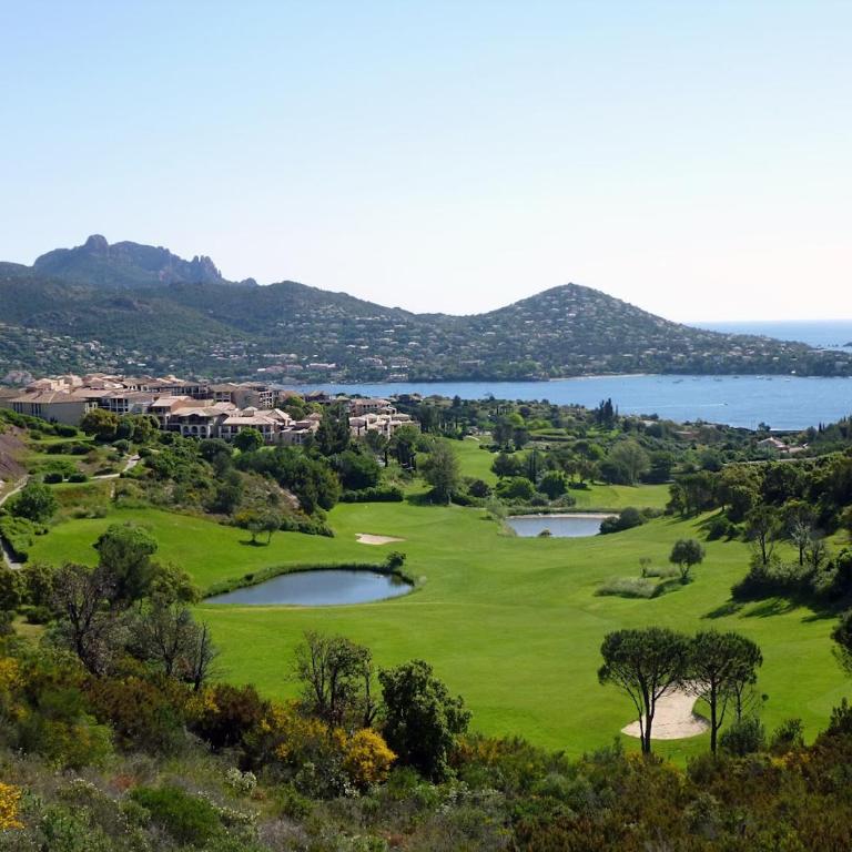 Agay Cap Esterel Village Allée Fleurs - F2 Clim vue golf et mer - Grande terrasse plein sud - Appartement 1 Chambre - 16