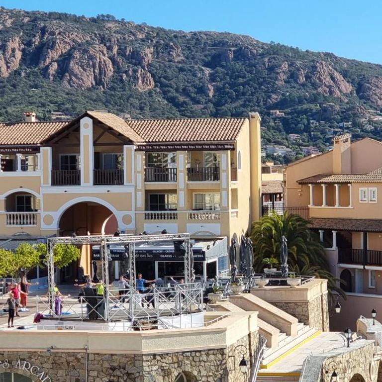Agay Cap Esterel Village Allée Fleurs - F2 Clim vue golf et mer - Grande terrasse plein sud - Appartement 1 Chambre - 25