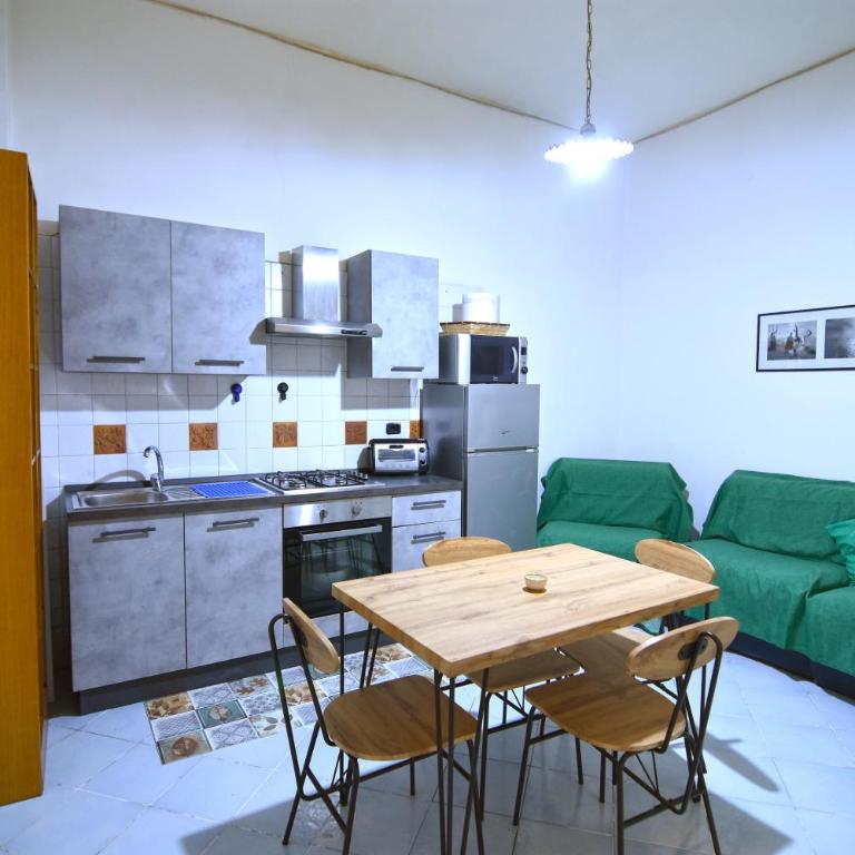Albatros Apt - Two-Bedroom Apartment - 1