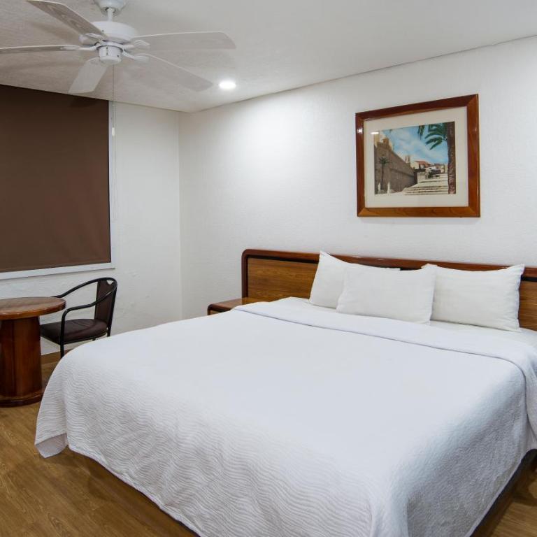 Hotel San Lucas - Habitación con cama extragrande. - 1