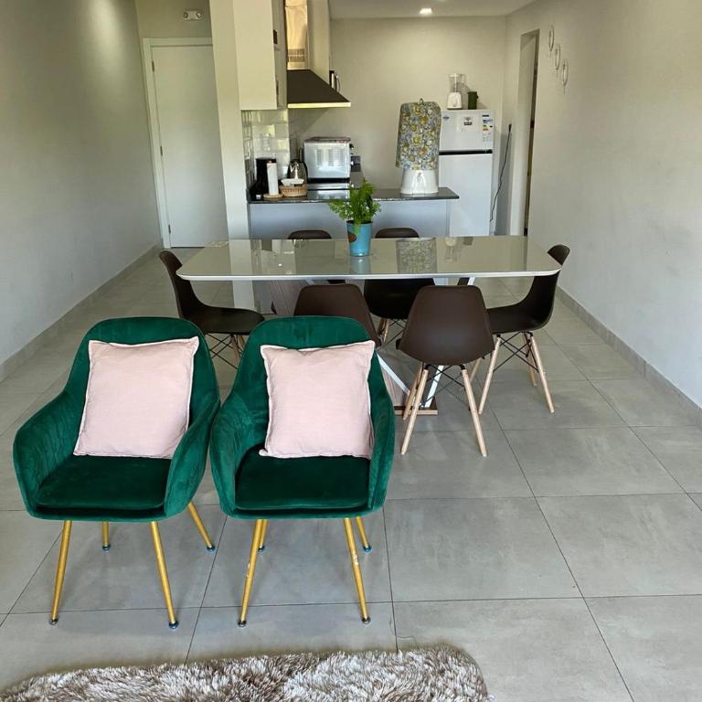 Cómodo apartamento nuevo, zona aeropuerto! - Apartamento de 2 dormitorios - 2