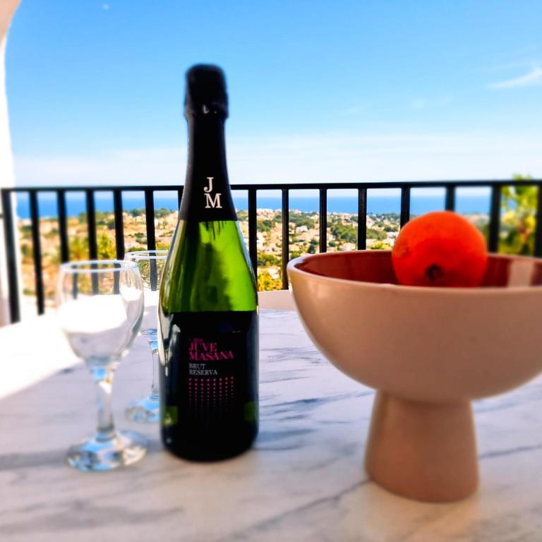 THE VIEW: sea, mountain, terrace, swimming pool - Two-Bedroom Apartment - 6