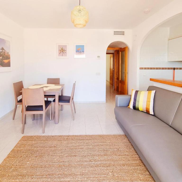 THE VIEW: sea, mountain, terrace, swimming pool - Two-Bedroom Apartment - 9