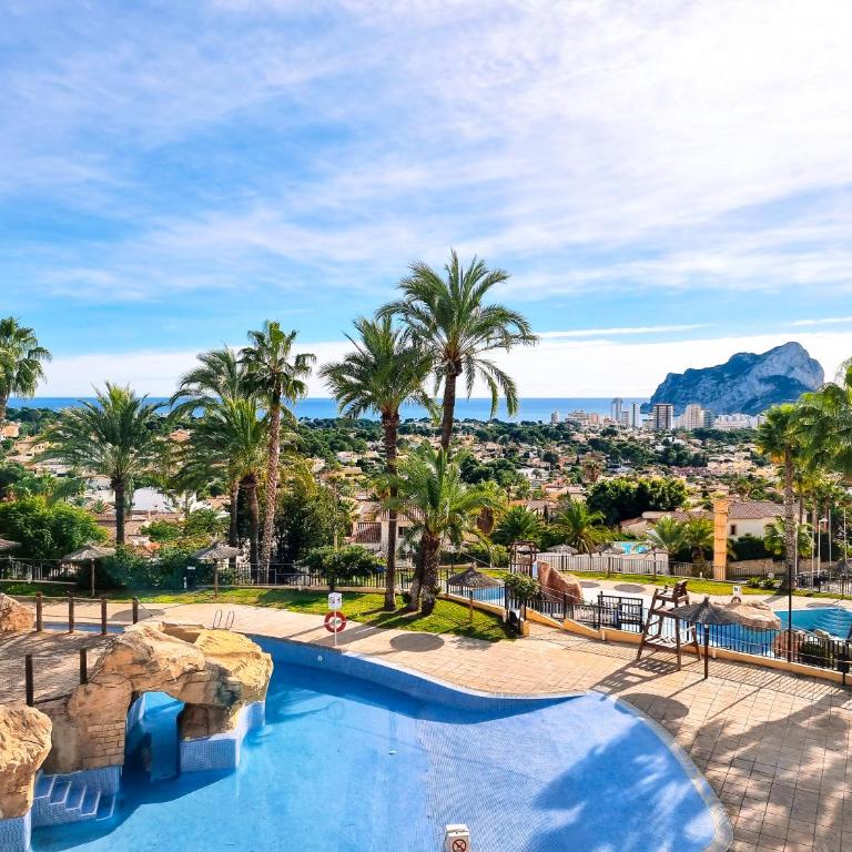 THE VIEW: sea, mountain, terrace, swimming pool - Two-Bedroom Apartment - 18