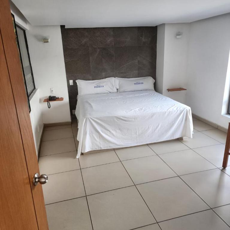 MOTEL PREMIER - Habitación Individual Amplia - 1
