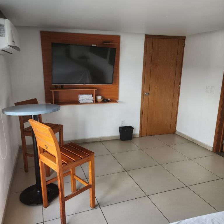 MOTEL PREMIER - Habitación Individual Amplia - 4