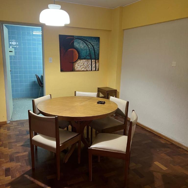 Departamento en pleno centro con cochera - Apartamento de 3 dormitorios - 5
