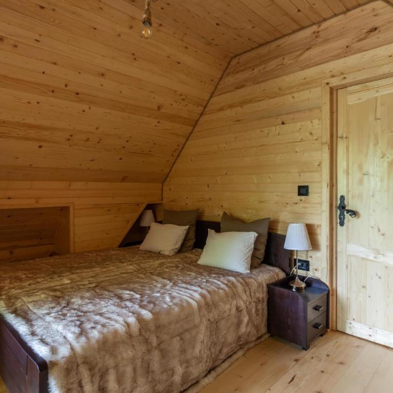 Casa Montana - Two-Bedroom Chalet - 34