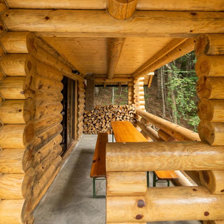 Casa Montana - Two-Bedroom Chalet - 13