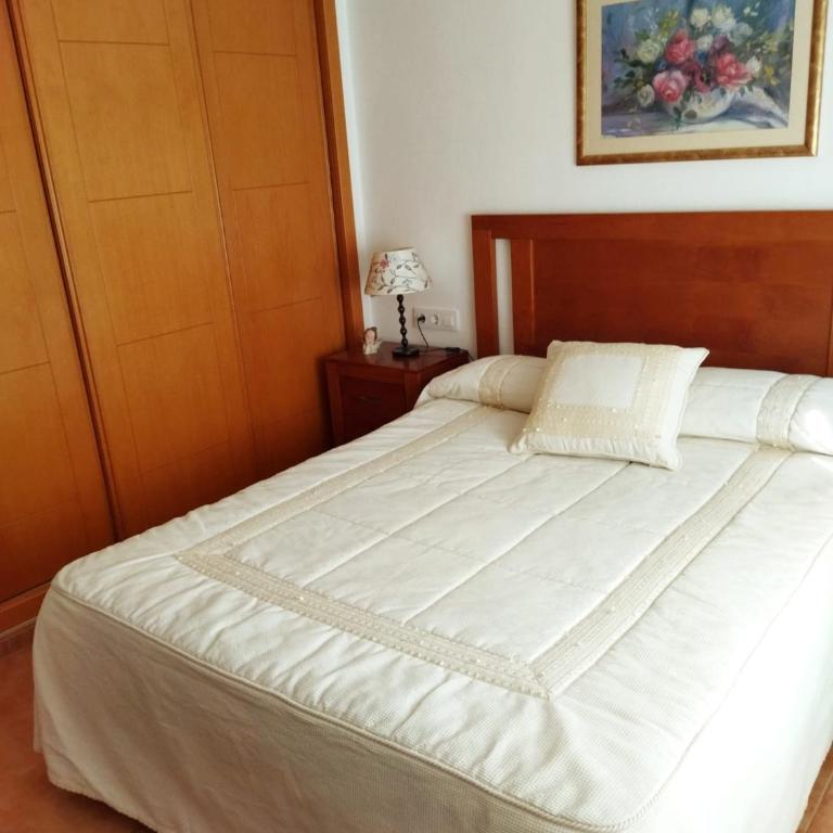 Apartamento tranquilo con 3 dormitorios - Three-Bedroom Apartment - 1
