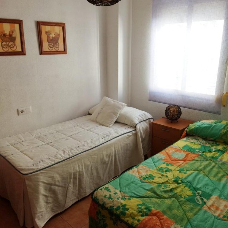 Apartamento tranquilo con 3 dormitorios - Three-Bedroom Apartment - 2
