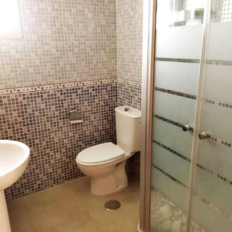 Apartamento tranquilo con 3 dormitorios - Three-Bedroom Apartment - 6