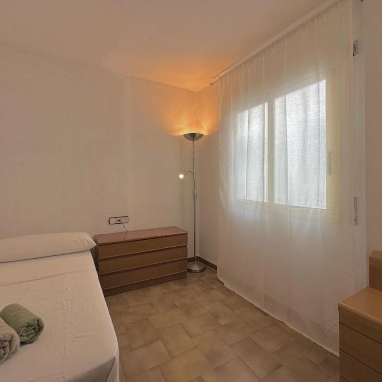Amplio piso para 6 personas - Apartment - 3
