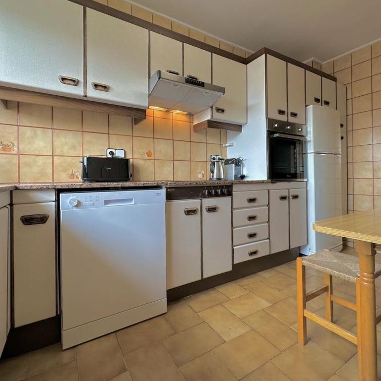 Amplio piso para 6 personas - Apartment - 32