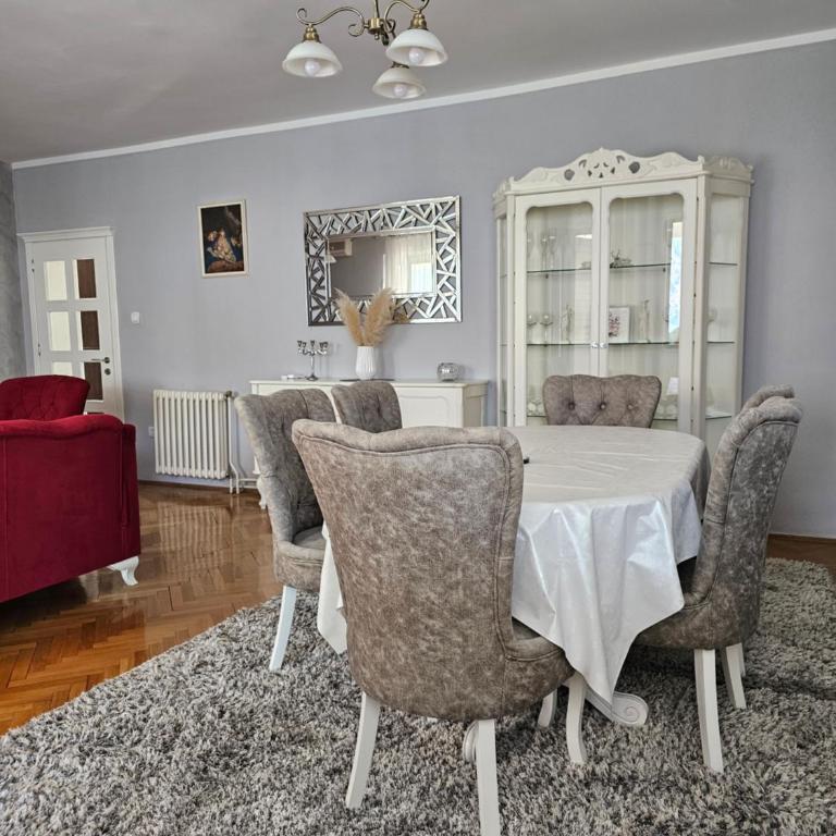 Apartments Popovic - Three-Bedroom Apartment - 7
