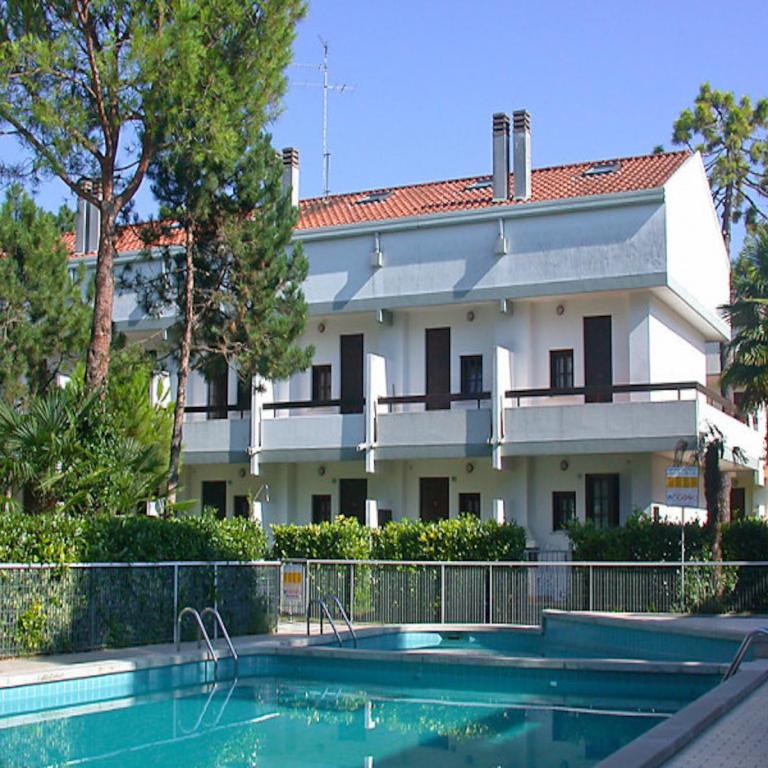 Relaxing villa with shared pool - Villa - 1