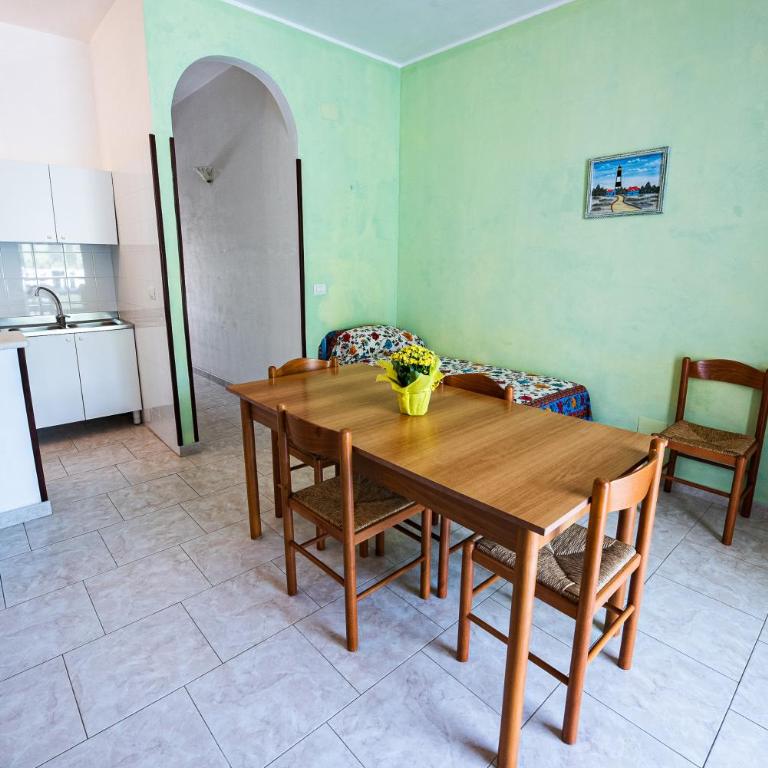 Futura vacanza Sas - Appartamento con 2 Camere da Letto - 4