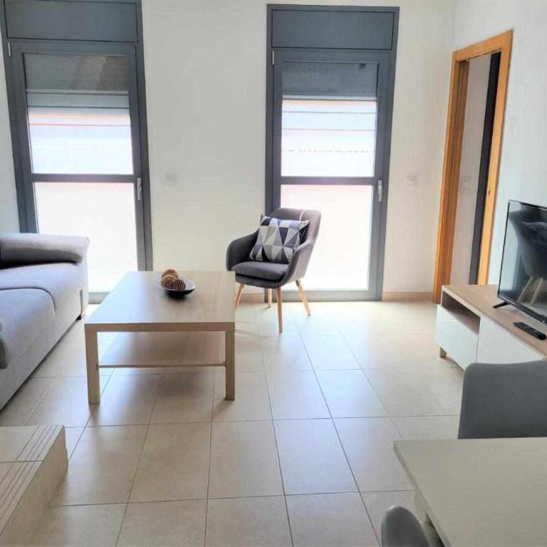 Roses Casc Antic SL Sabater 3 - Three-Bedroom Apartment - 1