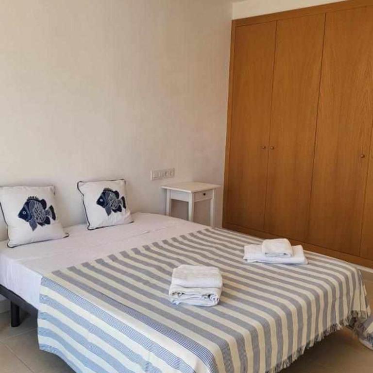Roses Casc Antic SL Sabater 3 - Three-Bedroom Apartment - 13