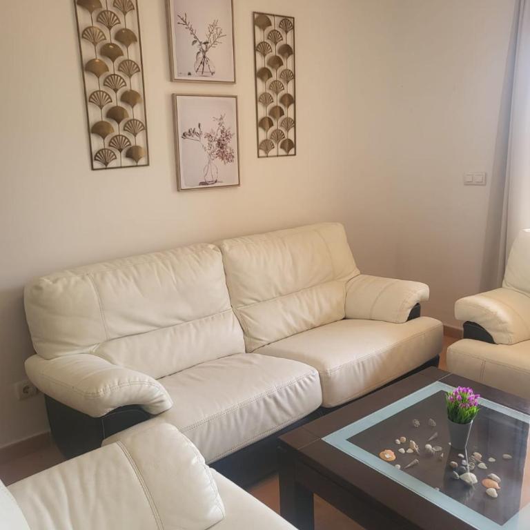 BAJO con JARDÍN PROPIO EN VALLE DEL ESTE GOLF!! - Apartamento de 2 dormitorios - 49