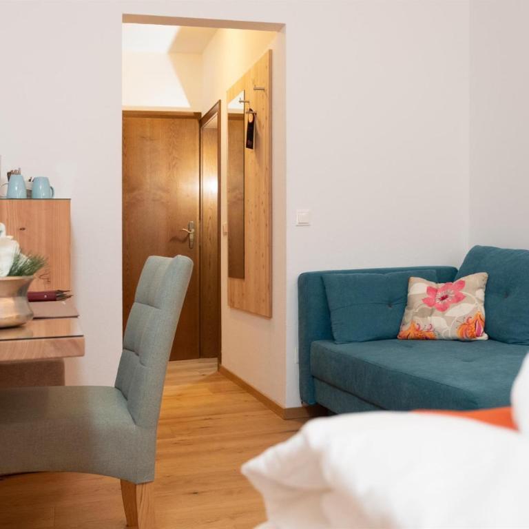Santner, Hotel - Doppelzimmer mit Gartenblick - 4