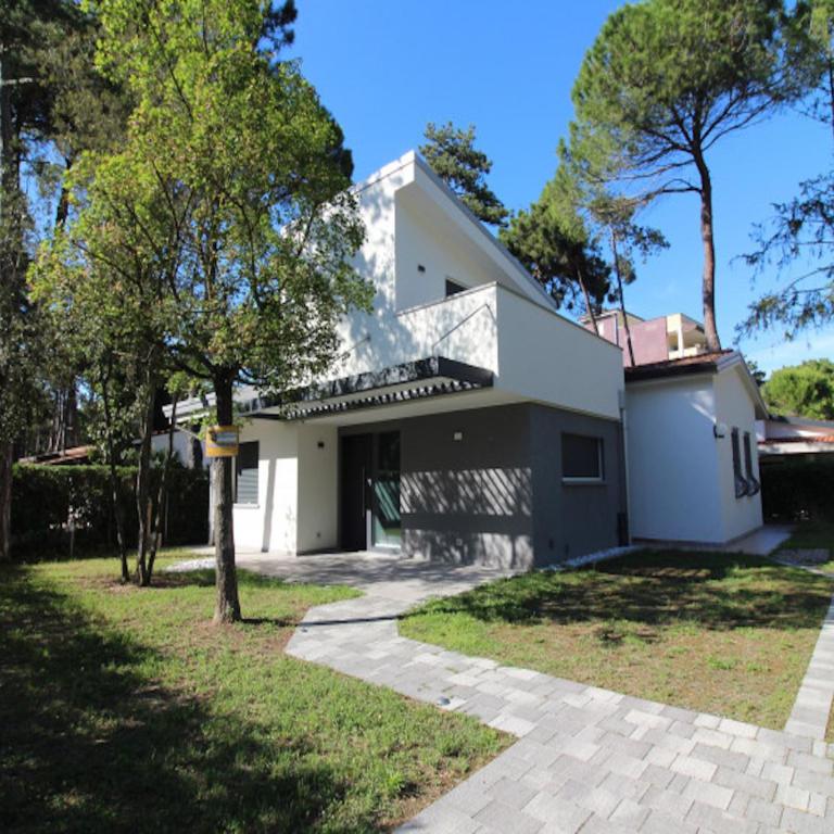 Tranquil villa in Lignano Pineda - Villa - 1