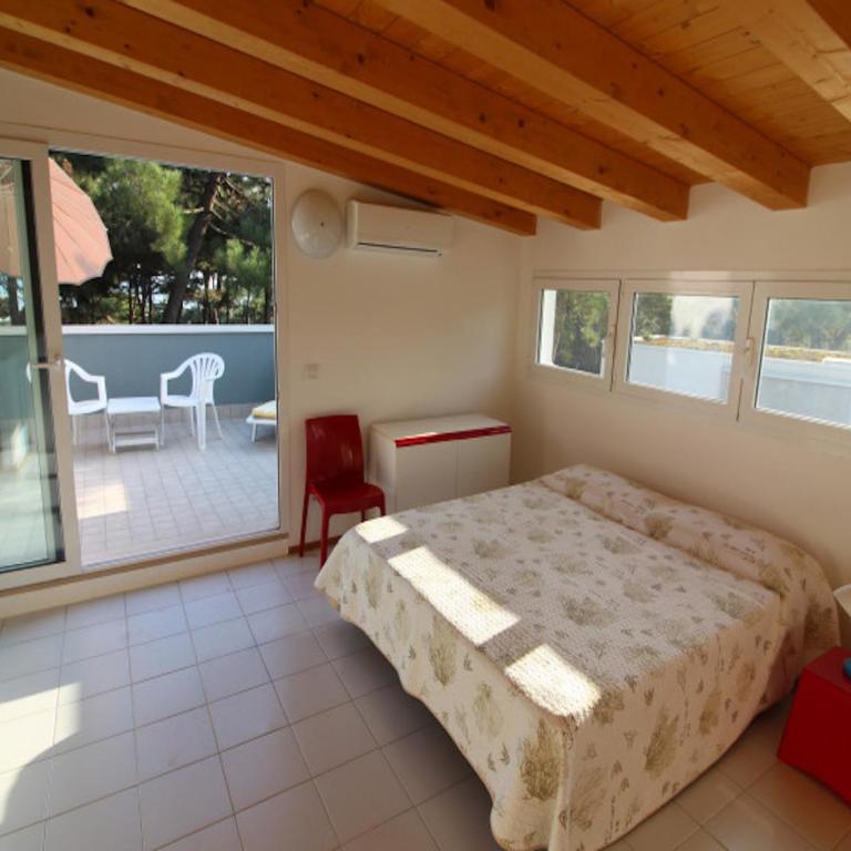 Attic apartment 50mt from the beach - Apartment - 4