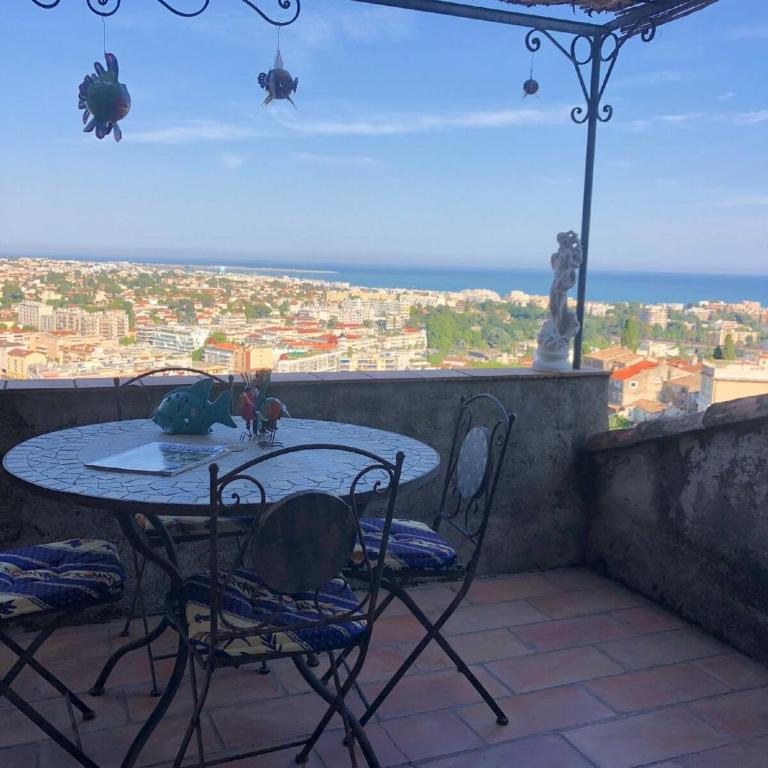 VILLA MONTEBELLO - TERRASSE ET VUE MER - Ferienhaus - 16