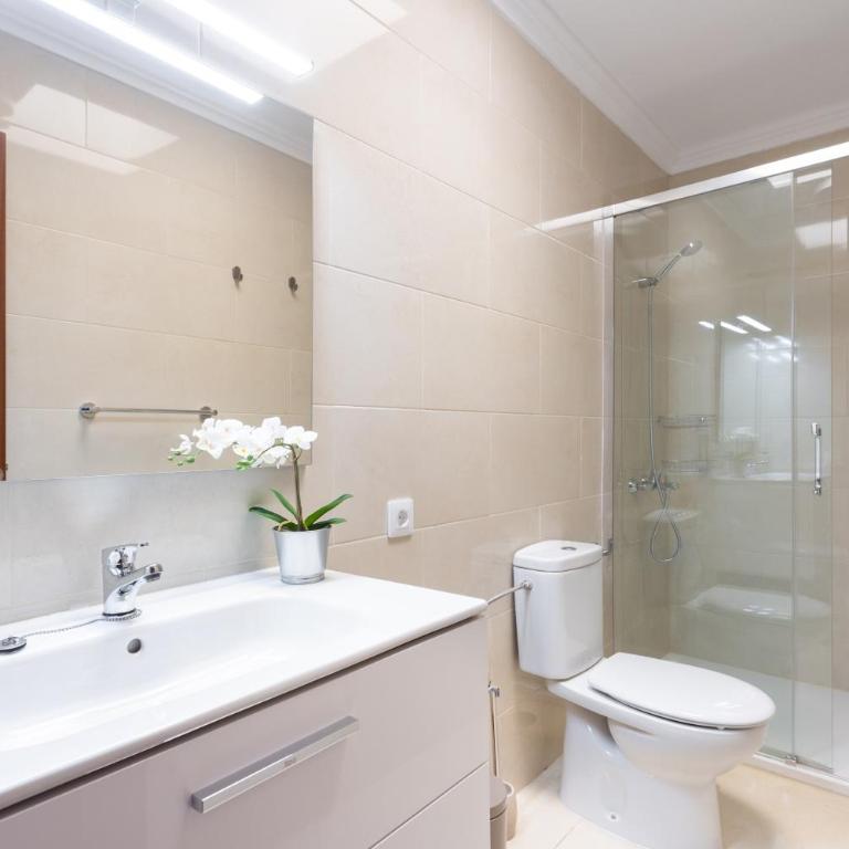 Three spacious apartments 150m from the Las Americas promenade - Apartamento de 3 dormitorios - 14