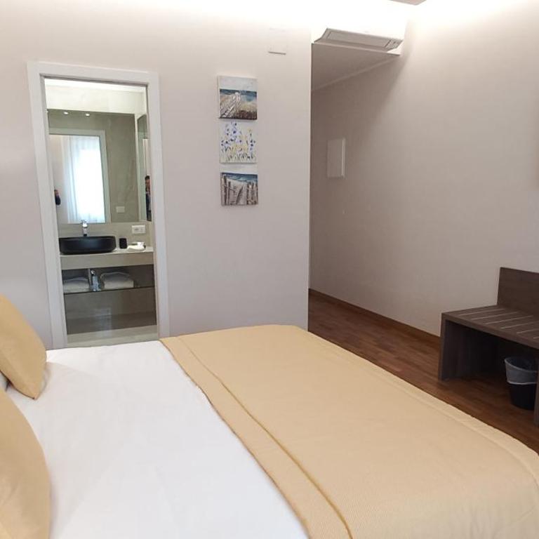 Orchid Luxury Suite - Camera Queen Deluxe - 2