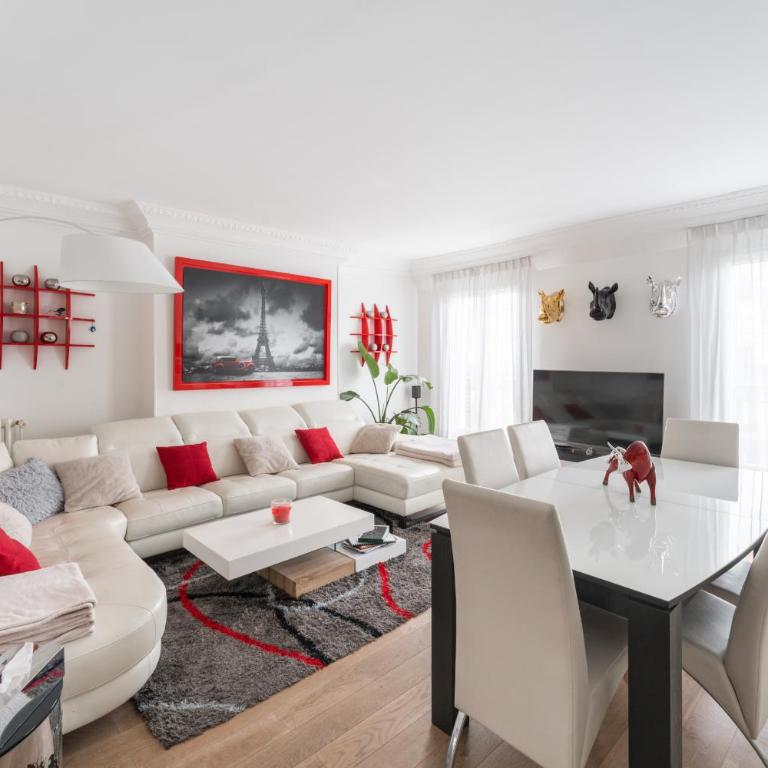 Appartement Haussmannien - dernier étage - Appartement 3 Chambres - 6