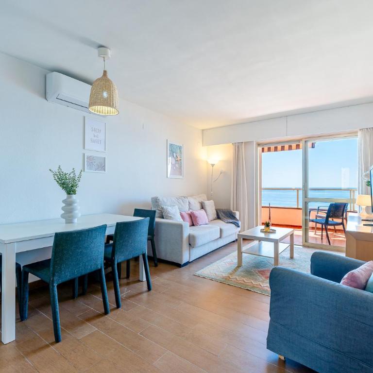 797 HOLIDAY RENTALS - Piso con espectaculares vistas en primera linea de playa - Apartment with Sea View - 6