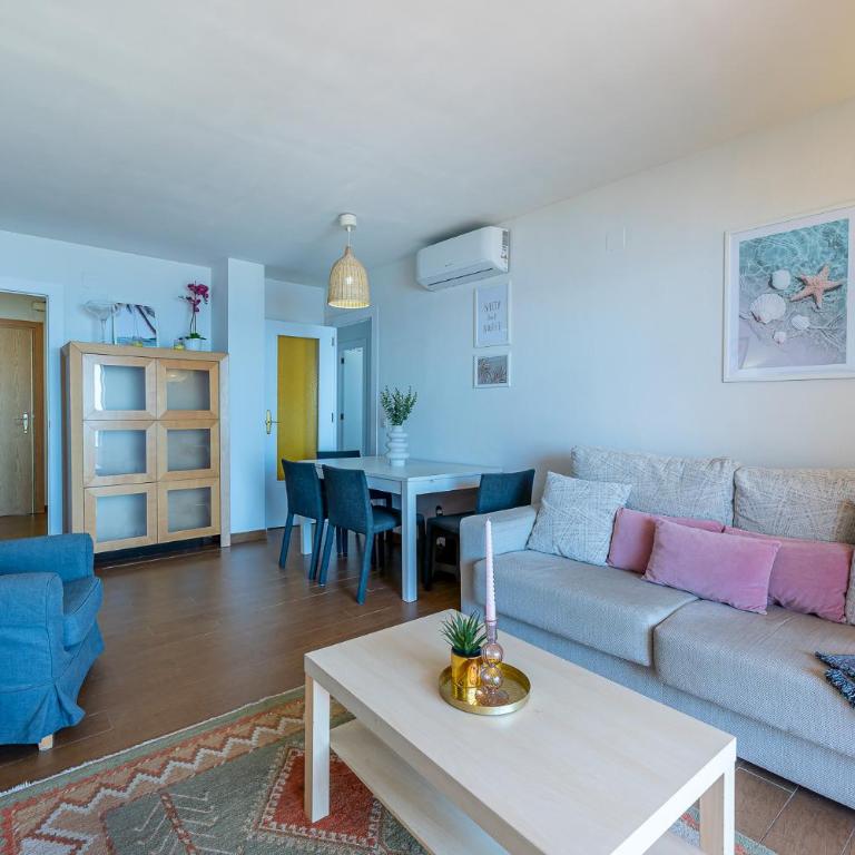 797 HOLIDAY RENTALS - Piso con espectaculares vistas en primera linea de playa - Apartment with Sea View - 11