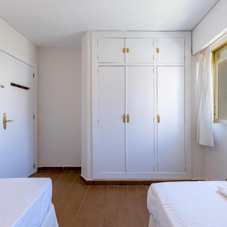 797 HOLIDAY RENTALS - Piso con espectaculares vistas en primera linea de playa - Apartment with Sea View - 12