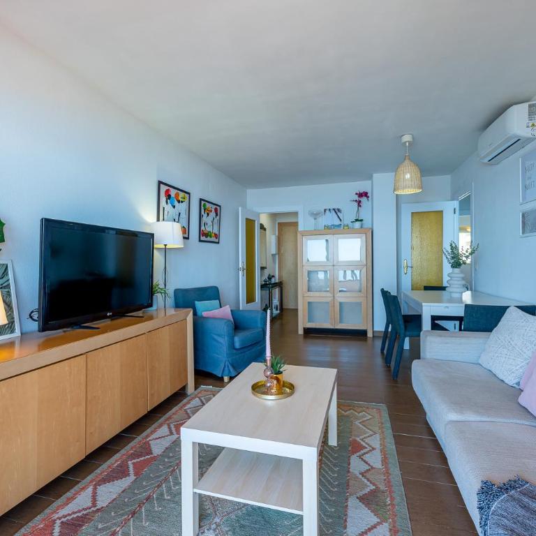 797 HOLIDAY RENTALS - Piso con espectaculares vistas en primera linea de playa - Apartment with Sea View - 13