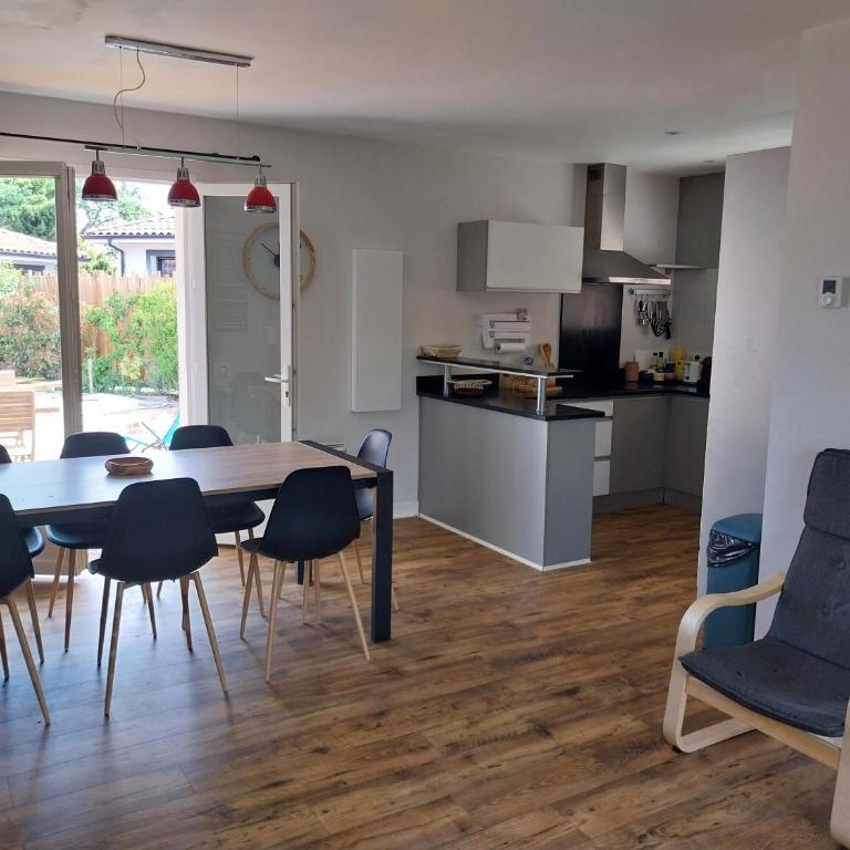 Mimizan Jolie maison moderne avec piscine chauffée 4 Ch et jardin - Maison 4 Chambres - 6