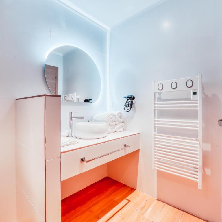 Oasis&Nirvana Lisle sur Sorgue piscine Barbecue Brasero Babyfoot 4 chambres climatisées - Villa - 15