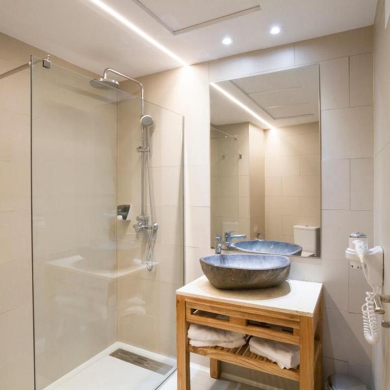 Ibersol Torremolinos Beach - Habitación Doble con vista parcial al mar - 1 o 2 camas - 5