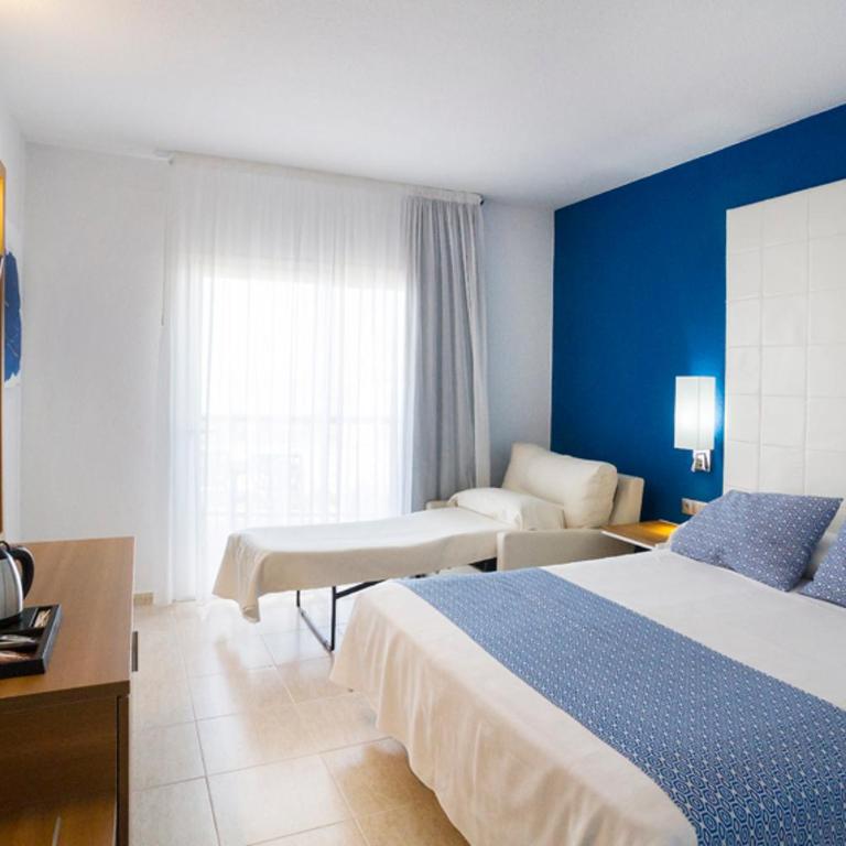 Ibersol Torremolinos Beach - Habitación Triple con vistas parciales al mar (2 adultos + 1 niño) - 8